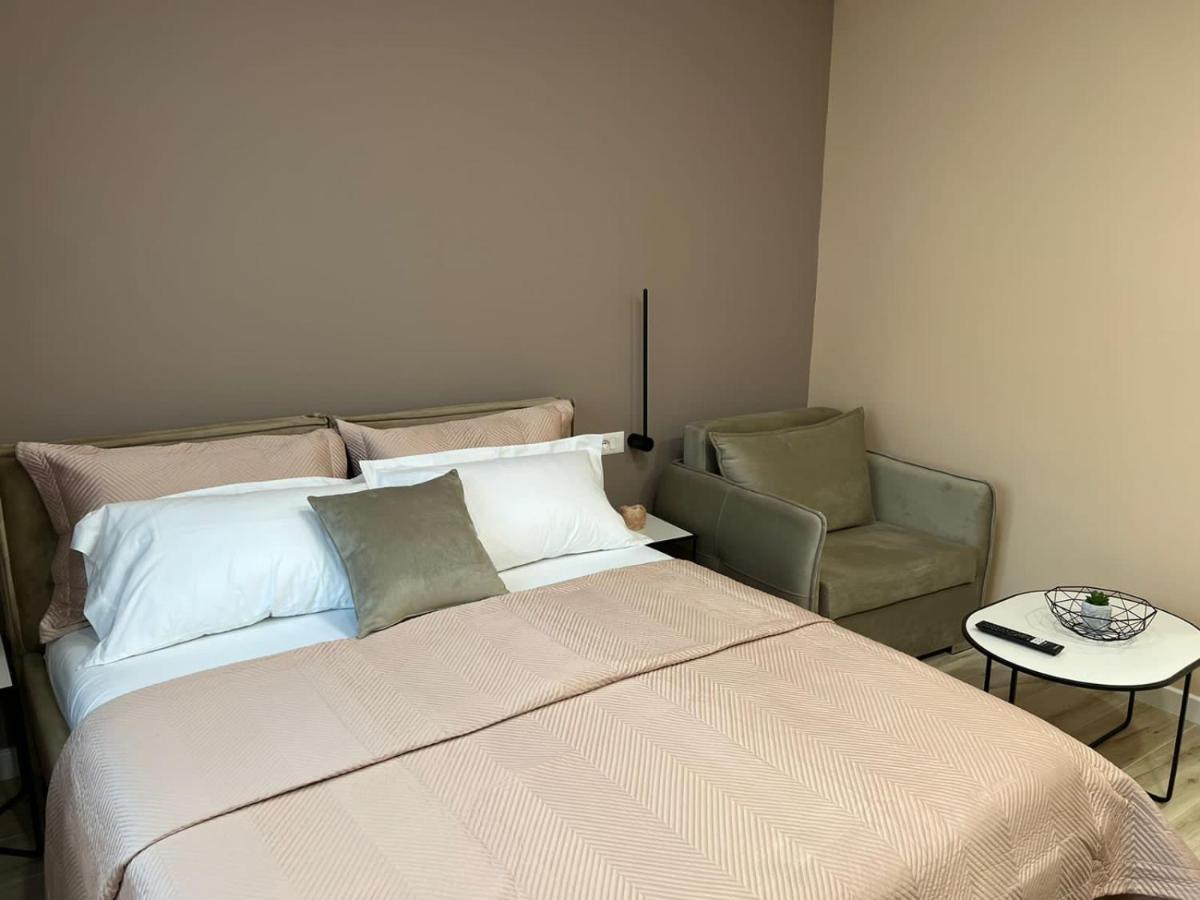 Smart Home , Lovely Apartment In ติรานา ภายนอก รูปภาพ