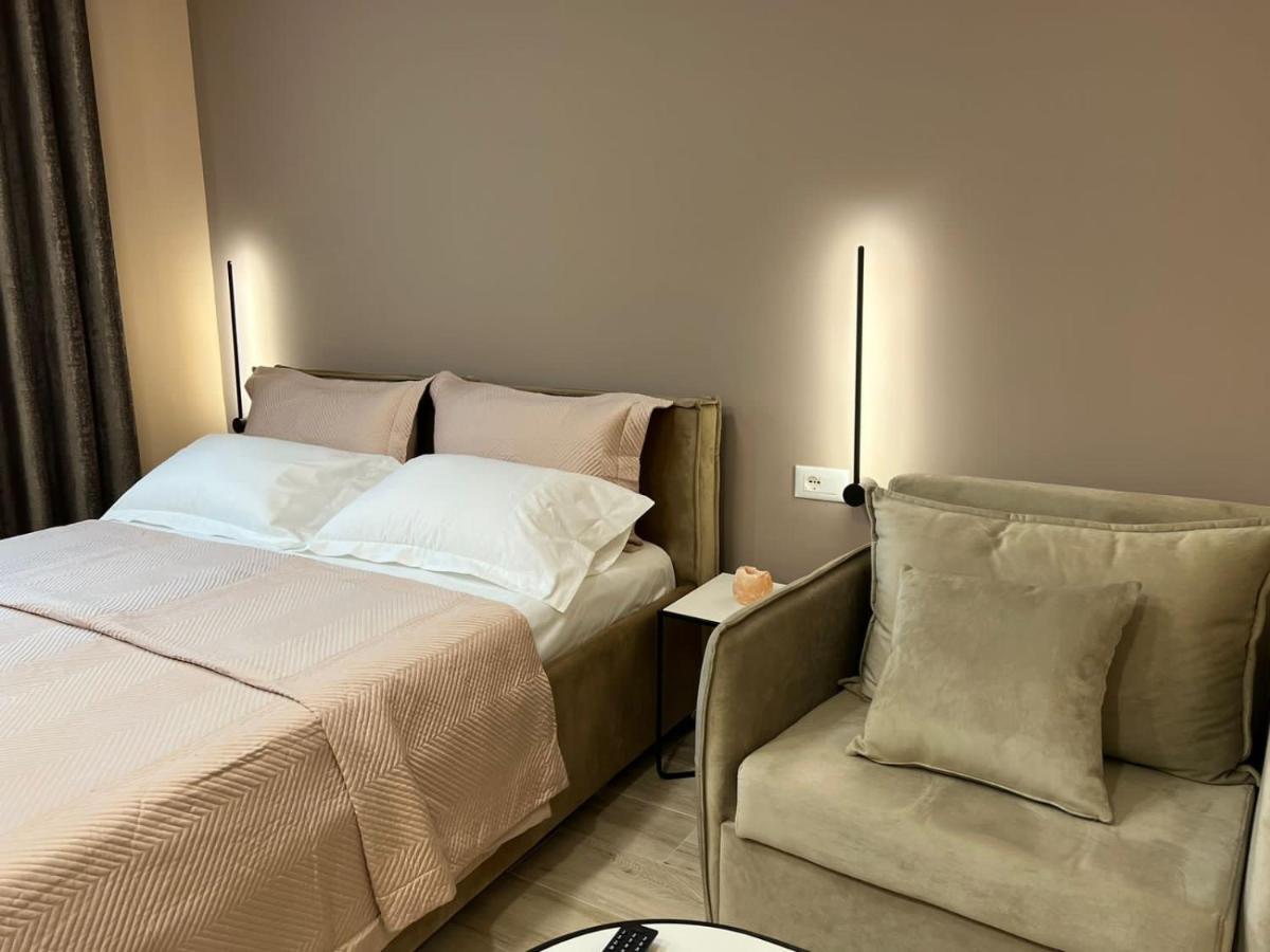 Smart Home , Lovely Apartment In ติรานา ภายนอก รูปภาพ