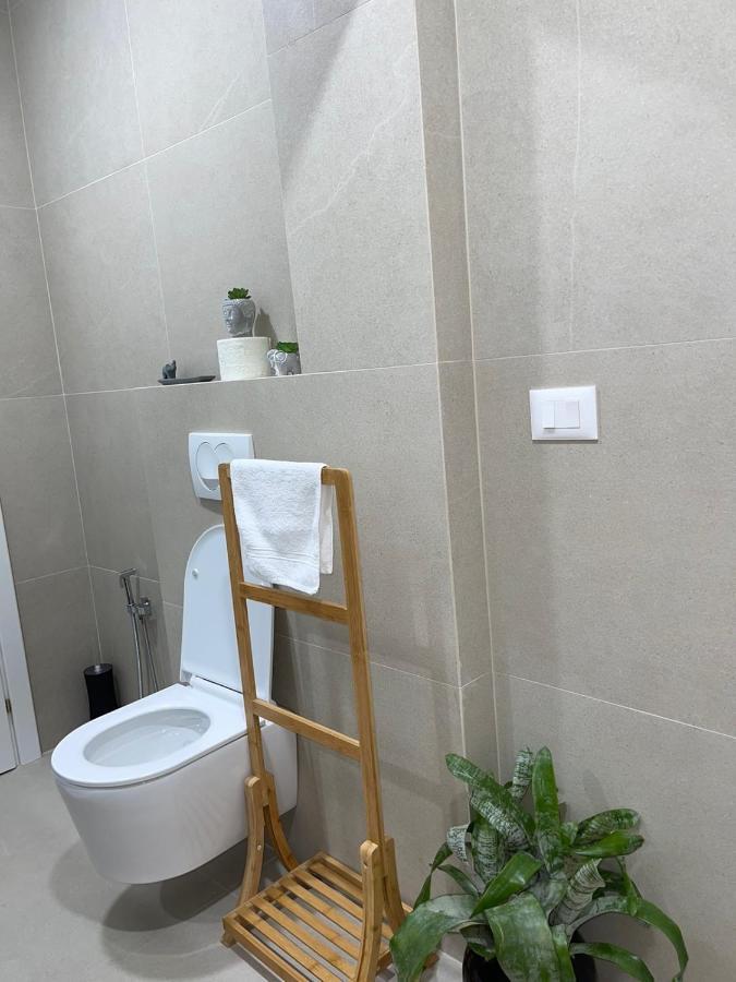 Smart Home , Lovely Apartment In ติรานา ภายนอก รูปภาพ